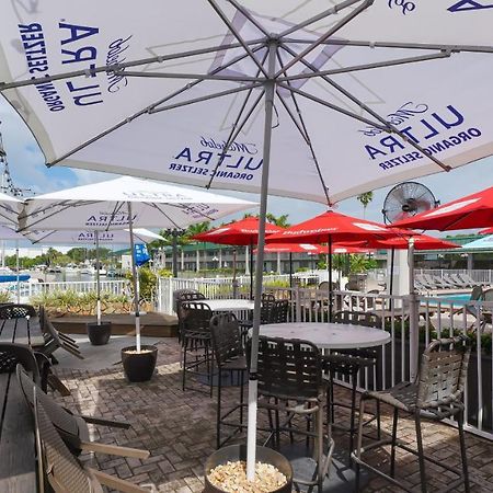 Heated Pool, Fireplace, 70" Tv, Waterfront & More! 萨拉索塔 外观 照片