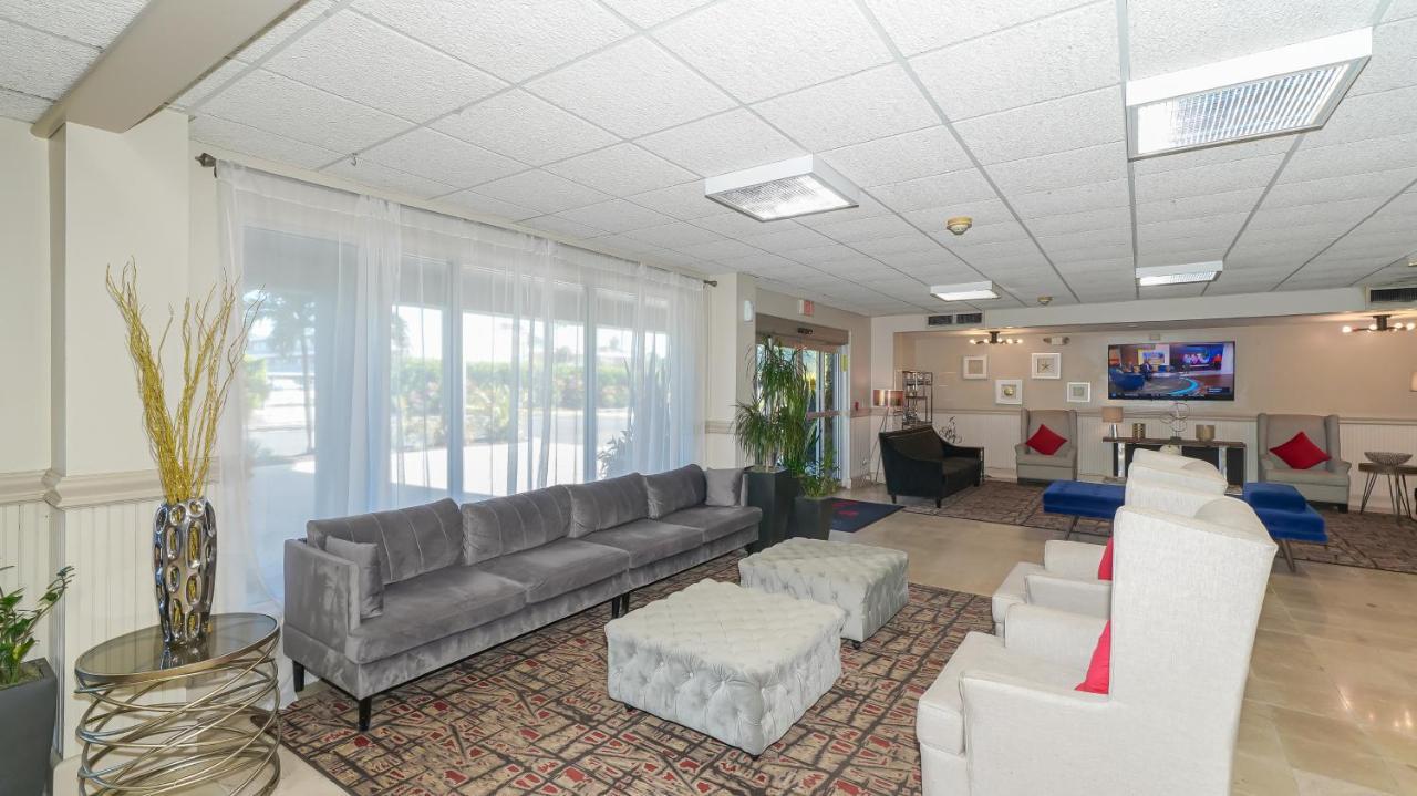 Heated Pool, Fireplace, 70" Tv, Waterfront & More! 萨拉索塔 外观 照片