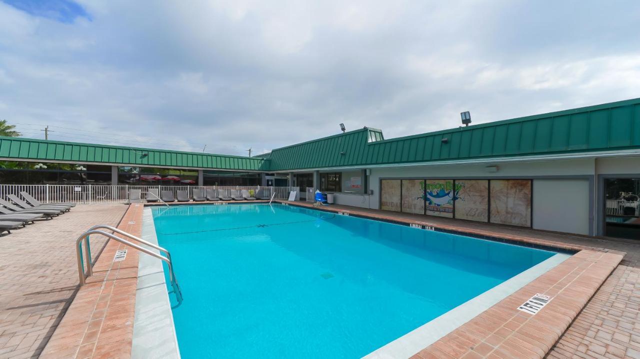 Heated Pool, Fireplace, 70" Tv, Waterfront & More! 萨拉索塔 外观 照片