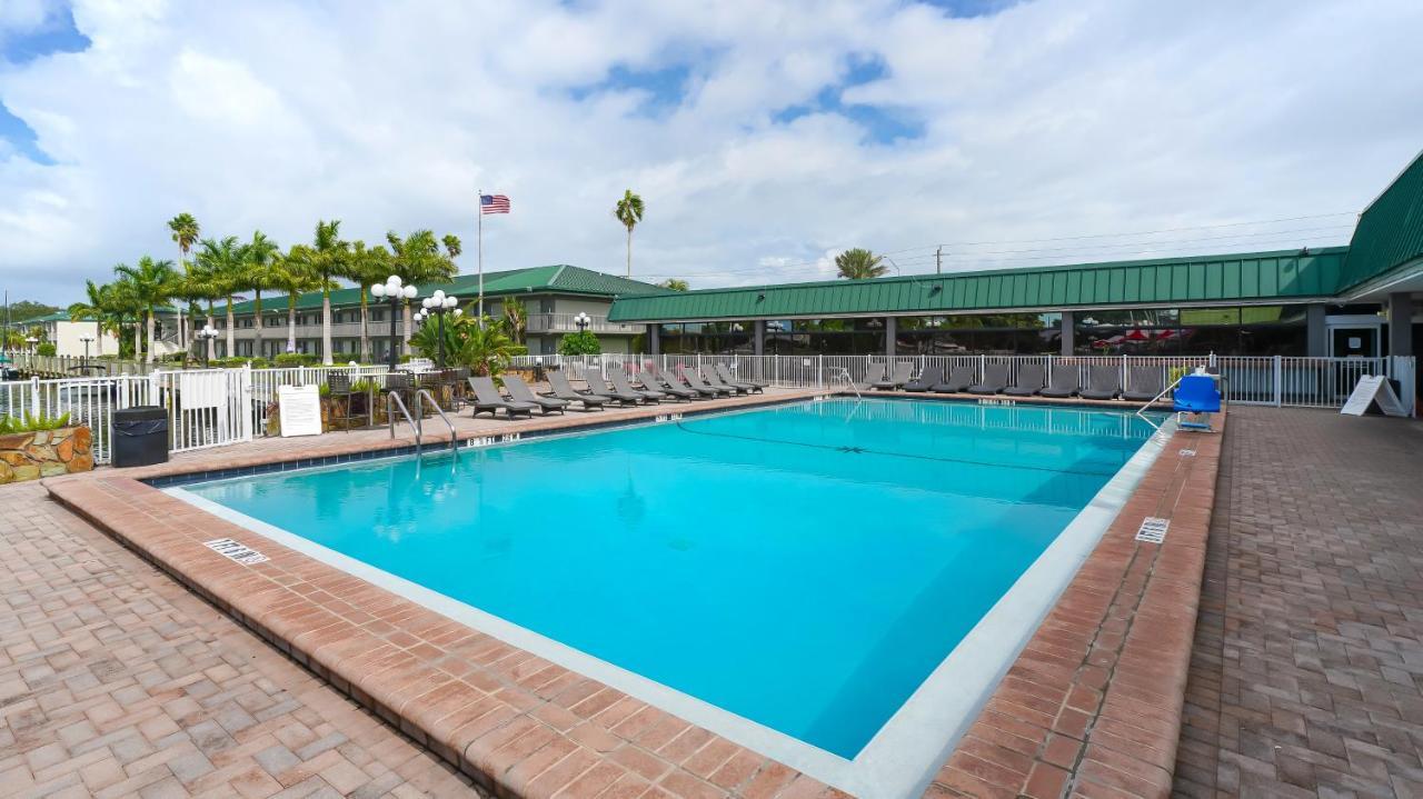 Heated Pool, Fireplace, 70" Tv, Waterfront & More! 萨拉索塔 外观 照片