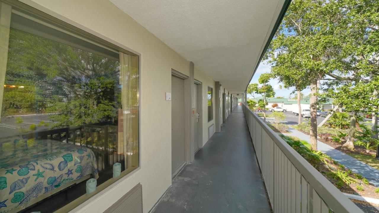 Heated Pool, Fireplace, 70" Tv, Waterfront & More! 萨拉索塔 外观 照片